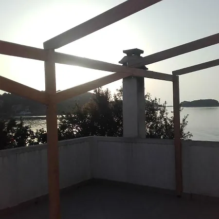 266 Supetarska Draga